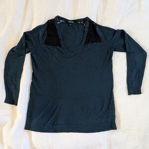 Torrid dark teal blue v-neck sweater with black lace shoulder detail size 00